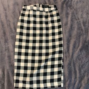 Brand: Who What Wear, checkered high waisted pencil skirt.